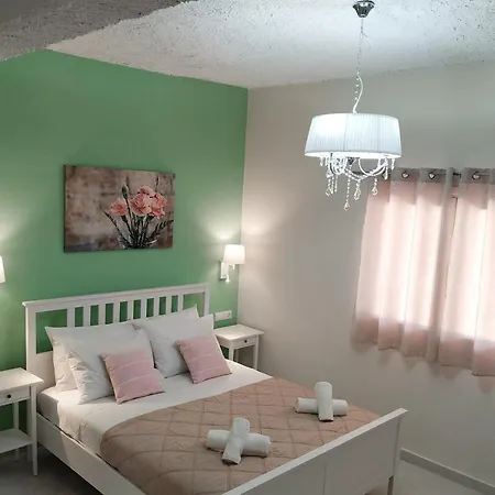 Amaryllis Boutique Apartment