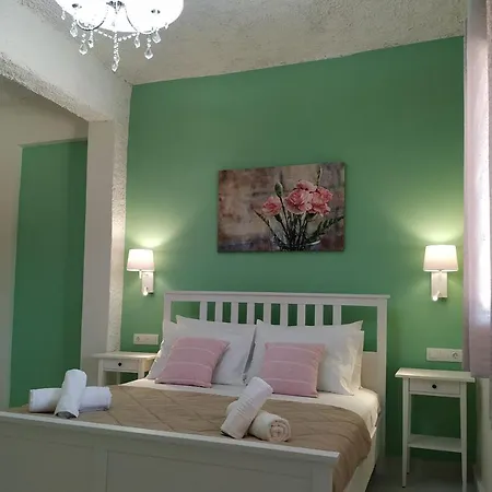 Amaryllis Boutique Apartment