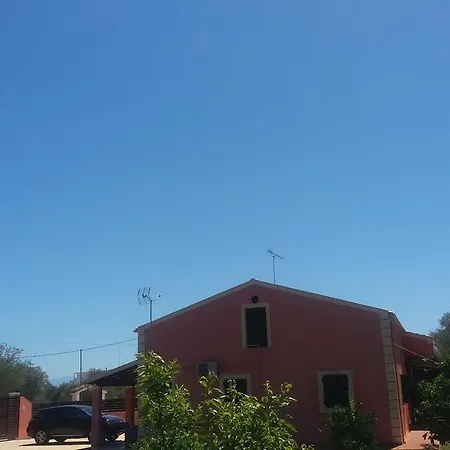 Amaryllis Boutique * Moraitika