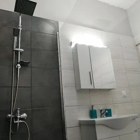 Amaryllis Boutique *